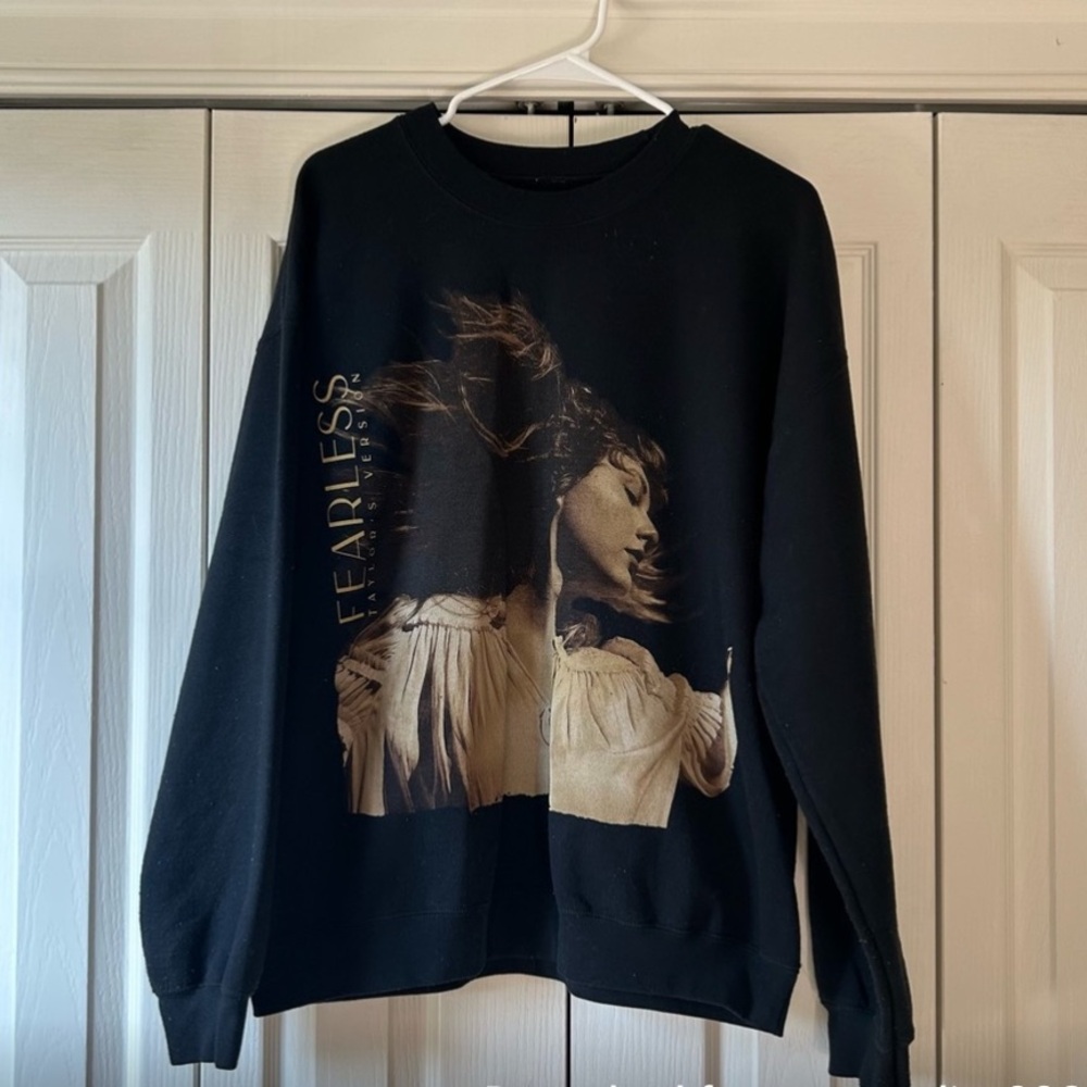 Taylor Swift Black Fearless Sweatshirt